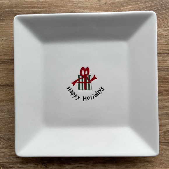 MIB BIA Cordon Bleu Set of 4 7” Plates Embossed Christmas Happy Hollidays - Picture 4 of 9